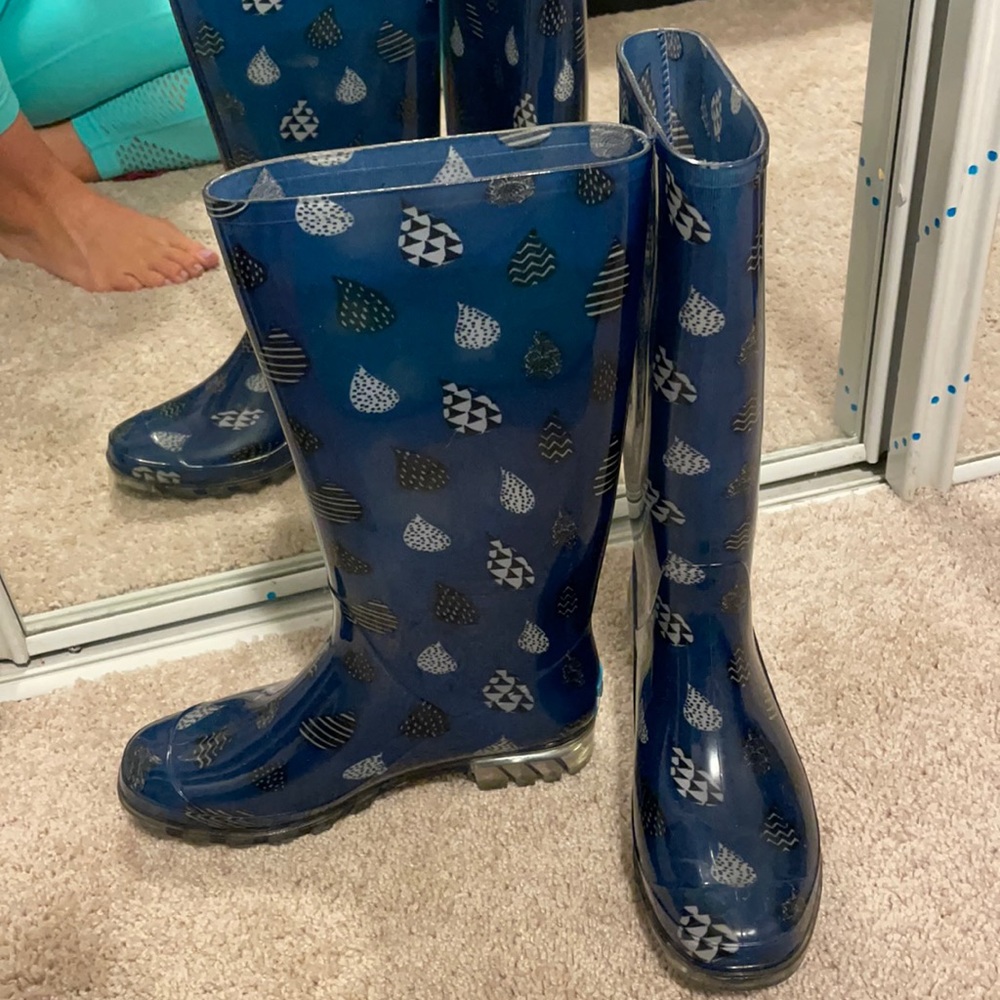 TOMS Rain Boots